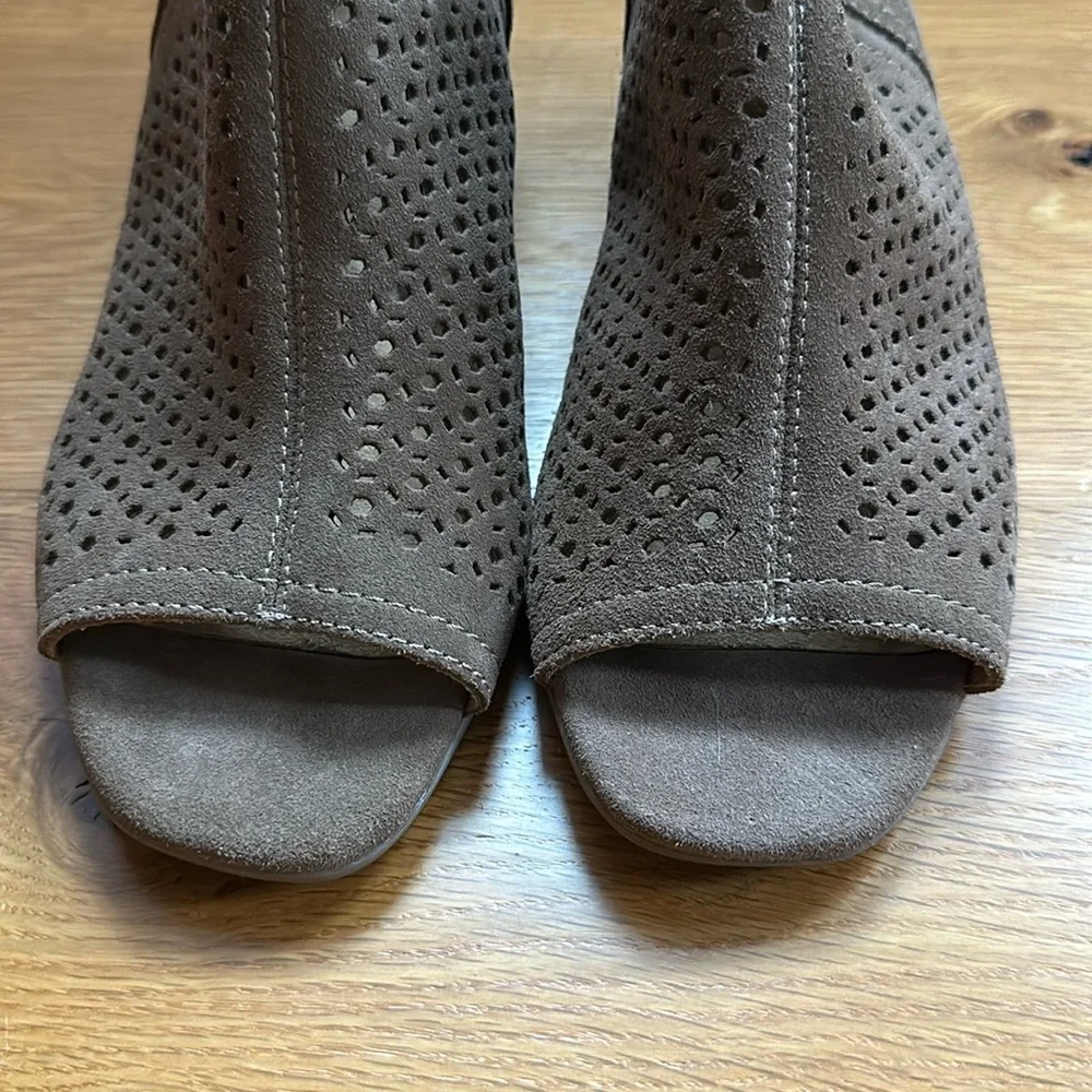 White Mountain Shoes